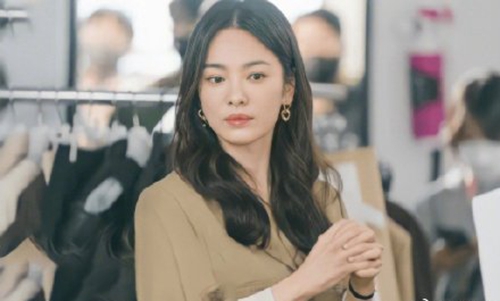 宋慧乔上热搜被网友吐槽买热搜(宋慧乔 八卦)