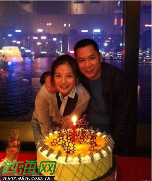 黄有龙身价多少亿元?黄有龙怎么追到赵薇的 黄有龙身价多少亿元?黄有龙怎么追到赵薇的