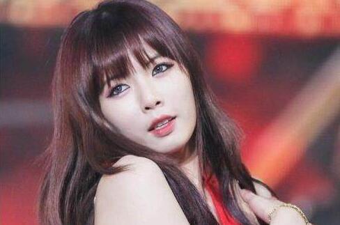 金泫雅和张贤胜是什么关系？金泫雅和张贤胜(泫雅张贤胜交往过吗)