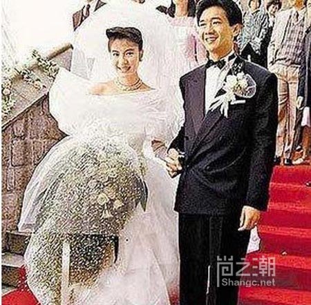 杨紫琼有过几个老公?杨紫琼家庭背景站<m(杨紫琼和她老公的照片)