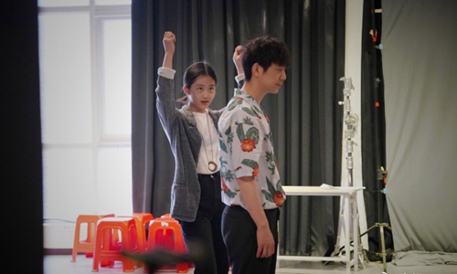 黄磊晒小女儿绘画作品(黄磊生国画图片)