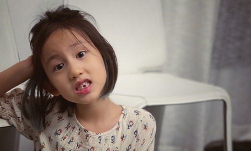 黄磊晒小女儿绘画作品(黄磊生国画图片)