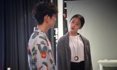 黄磊晒小女儿绘画作品(黄磊生国画图片)