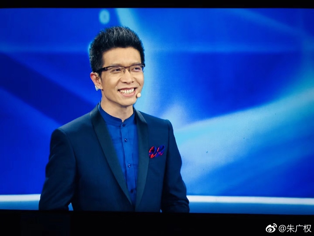 朱广权手语老师是谁(朱广权终于值手语班了)