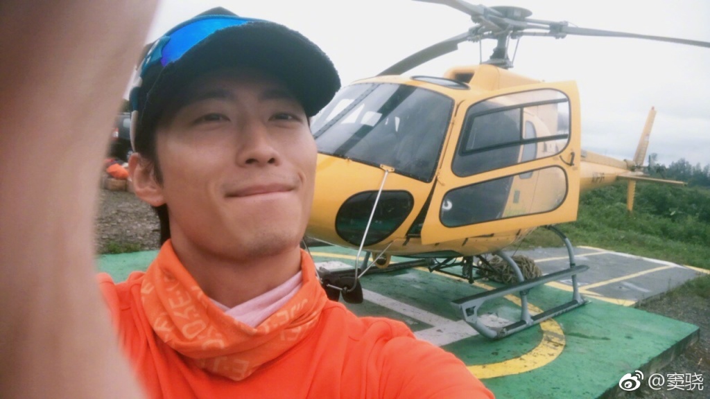 周冬雨被爆恋上英语助教是怎么回事(周冬雨疑与助教相恋)