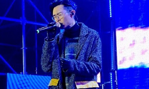 方大同恋爱消息惹粉丝欢呼(方大同的绯闻女友)