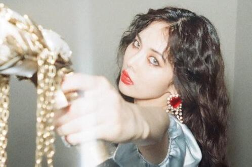 金泫雅和张贤胜是什么关系？金泫雅和张贤胜(泫雅张贤胜交往过吗)