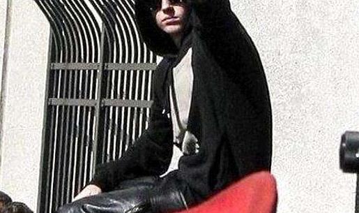 贾斯丁比伯入狱照露笑容太诡异了(贾斯汀比伯笑的照片) 贾斯丁比伯入狱照露笑容太诡异了(贾斯汀比伯笑的照片)