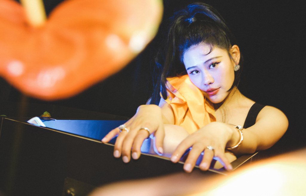 袁娅维和吴昕唱的歌叫什么？袁娅维和吴昕在(袁娅维在歌手唱的歌)