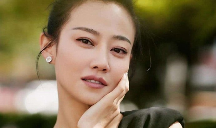 谭卓疑似隐婚生子一家三口出行被拍(谭卓是谁的老婆) 谭卓疑似隐婚生子一家三口出行被拍(谭卓是谁的老婆)