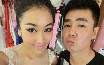 吉克隽逸唱歌鞋掉了(吉克隽逸鞋子)