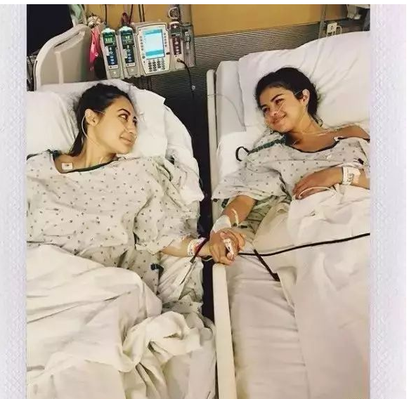 赛琳娜写给贾斯汀的歌叫什么？赛琳娜的病还