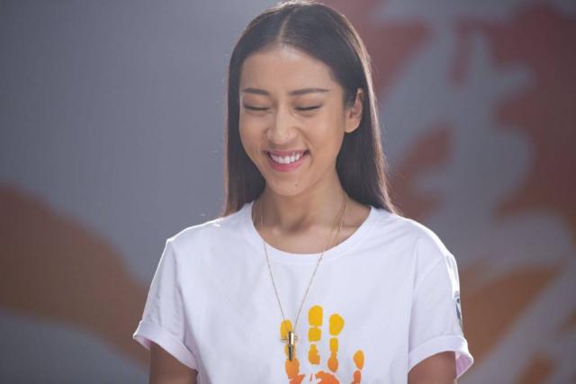 吉克隽逸唱歌鞋掉了(吉克隽逸鞋子)