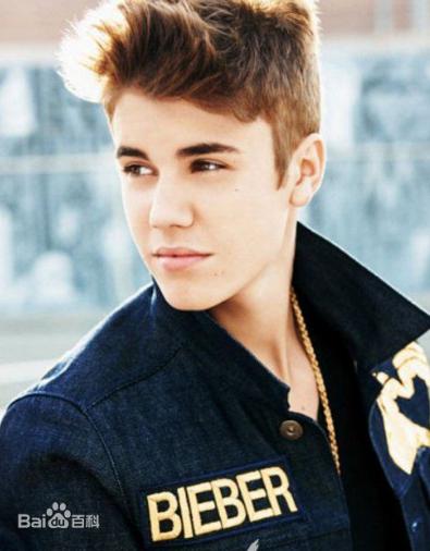 贾斯丁比伯入狱照露笑容太诡异了(贾斯汀比伯笑的照片)