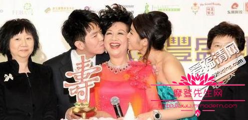 薛家燕年轻时候的美丽照片(薛家燕剧照)