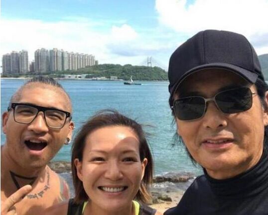 周润发到底有多少钱？周润发捐献财产56亿(周润发捐出多少钱)