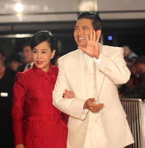 周润发老婆陈荟莲父亲陈首林照片(周润发怎么会娶陈荟莲)