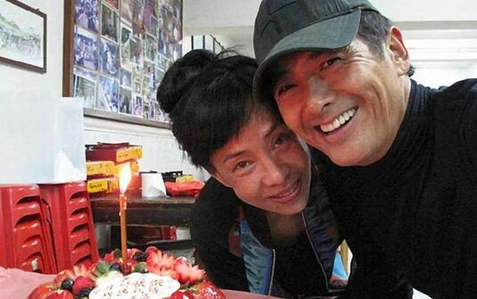 周润发到底有多少钱？周润发捐献财产56亿(周润发捐出多少钱)