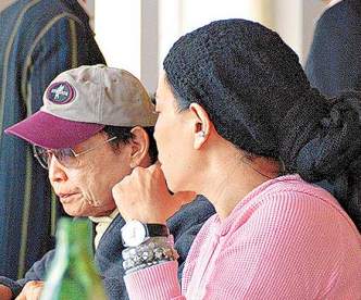 周润发老婆陈荟莲父亲陈首林照片(周润发怎么会娶陈荟莲)