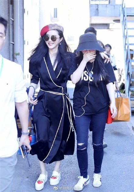 网曝范冰冰被富豪包养(范冰冰200万陪富商)