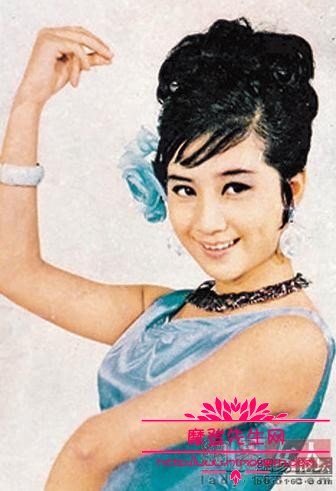 薛家燕年轻时候的美丽照片(薛家燕剧照)