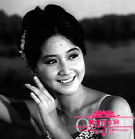 薛家燕年轻时候的美丽照片(薛家燕剧照)