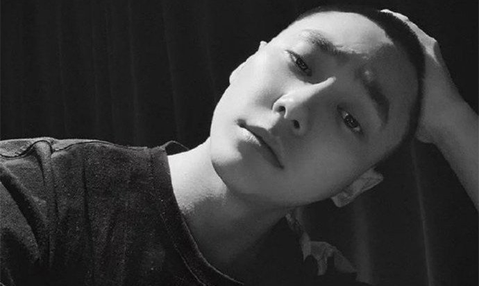 UNIQ金圣柱入伍晒手写信告别粉丝