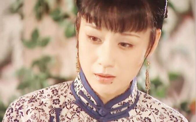 李建群的眼睛是睁不开吗