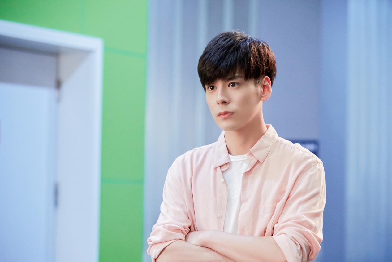 魏哲鸣与老婆王岚已离婚详情(魏哲鸣前妻王岚新男友) 魏哲鸣与老婆王岚已离婚详情(魏哲鸣前妻王岚新男友)