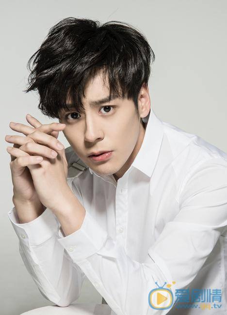 魏哲鸣与老婆王岚已离婚详情(魏哲鸣前妻王岚新男友) 魏哲鸣与老婆王岚已离婚详情(魏哲鸣前妻王岚新男友)