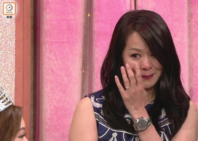 新任港姐冠军冯盈盈妈妈和男友照片曝光站<(冯盈盈个人资料简介(身高/生日/年龄)