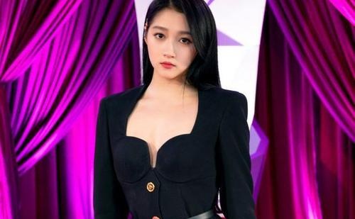 关晓彤追星成功获贾斯汀比伯翻牌(关晓彤贾斯汀比伯演唱会)