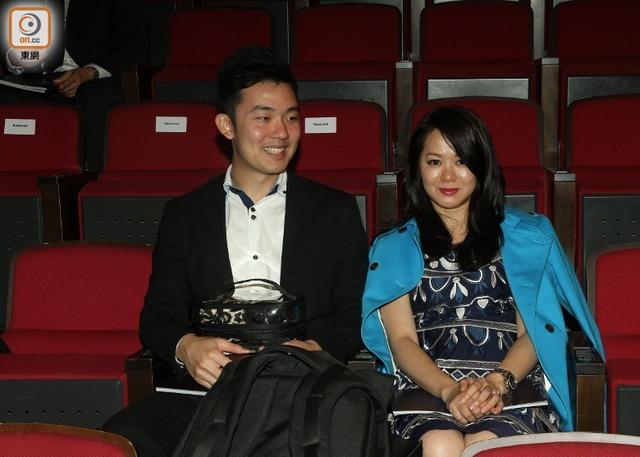 新任港姐冠军冯盈盈妈妈和男友照片曝光站<(冯盈盈个人资料简介(身高/生日/年龄)