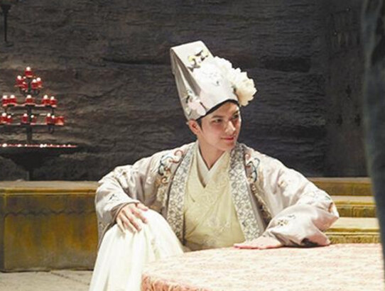 李若彤晒照年味浓获网友称赞(李若彤照相)