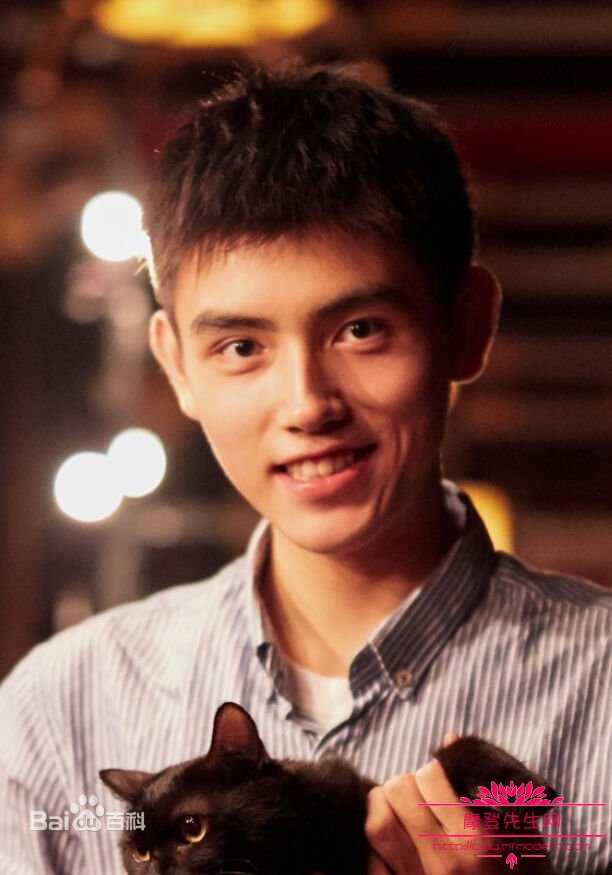 陈飞宇是陈红亲生的吗？陈飞宇的演艺经历介(陈飞宇是谁家的星二代)