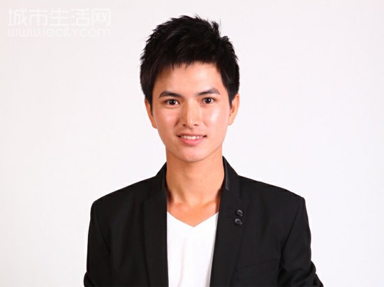 李若彤晒照年味浓获网友称赞(李若彤照相)