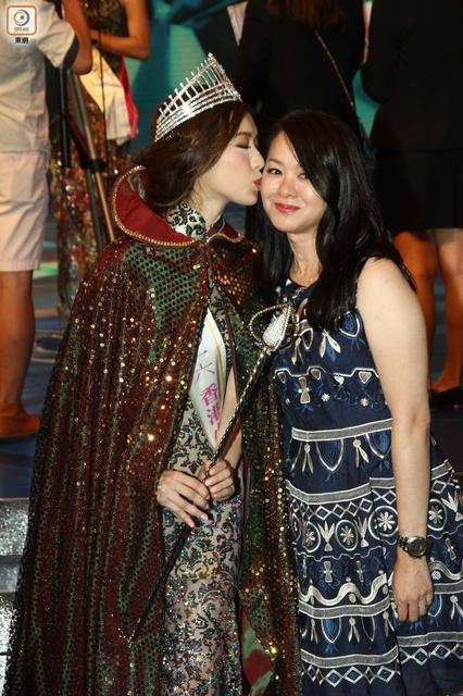 新任港姐冠军冯盈盈妈妈和男友照片曝光站<(冯盈盈个人资料简介(身高/生日/年龄)