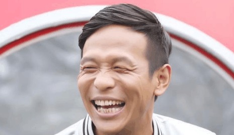 宋小宝在欢乐喜剧人唱的印度歌叫什么?宋小(宋小宝小品里面的印度歌曲) 宋小宝在欢乐喜剧人唱的印度歌叫什么?宋小(宋小宝小品里面的印度歌曲)