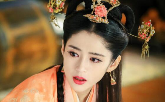 李心艾的手好胖对比太出戏了(李心艾小胖手) 李心艾的手好胖对比太出戏了(李心艾小胖手)