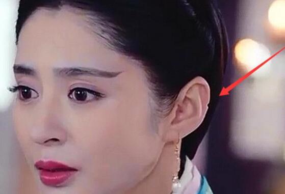 李心艾的手好胖对比太出戏了(李心艾小胖手) 李心艾的手好胖对比太出戏了(李心艾小胖手)