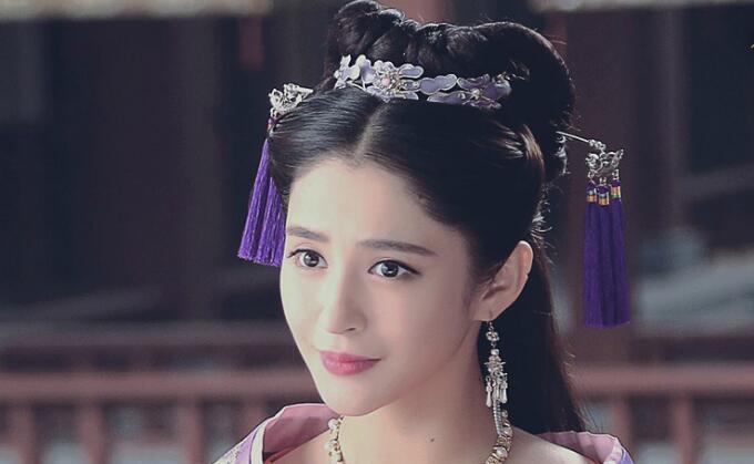 李心艾的手好胖对比太出戏了(李心艾小胖手) 李心艾的手好胖对比太出戏了(李心艾小胖手)