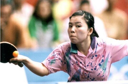 邓亚萍下跪门的真相是什么(邓亚萍的惊天一跪)