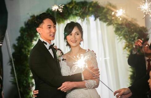 吴尊林丽吟婚礼现场图曝光(吴尊林丽吟16岁时合照)