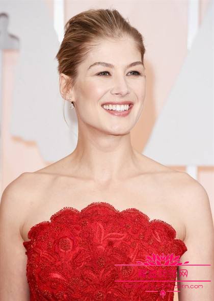 裴淳华的中国丈夫是谁?裴淳华性感照片站<(裴淳华有中国血统)