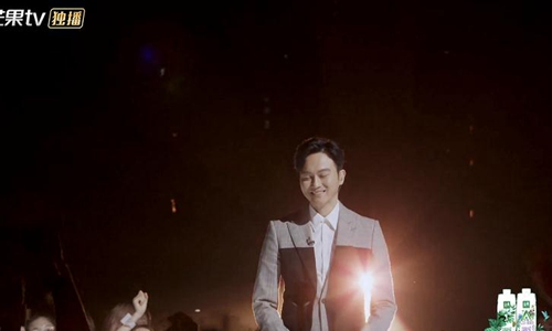 张智霖身价现在多少？张智霖因为不老被叫大(张智霖靠什么赚钱)