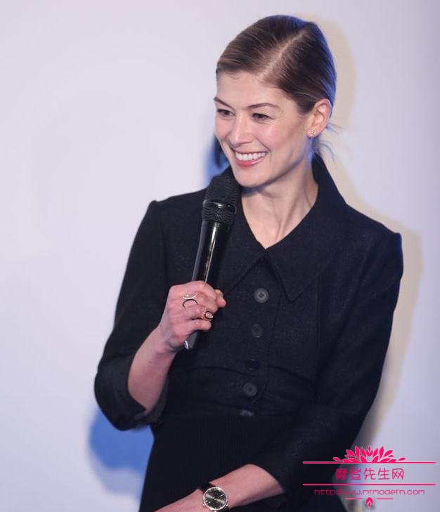 裴淳华的中国丈夫是谁?裴淳华性感照片站<(裴淳华有中国血统) 裴淳华的中国丈夫是谁?裴淳华性感照片站<(裴淳华有中国血统)