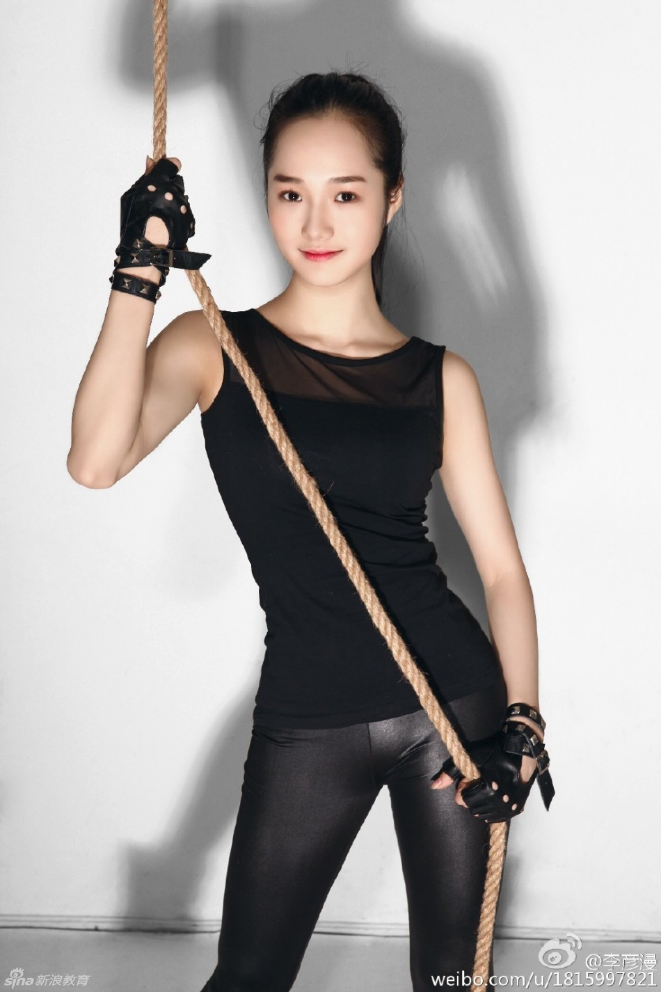 王可如向佐是什么关系情侣吗？向佐在哪儿学