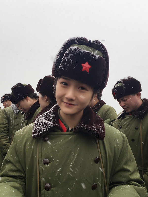 王可如向佐是什么关系情侣吗？向佐在哪儿学