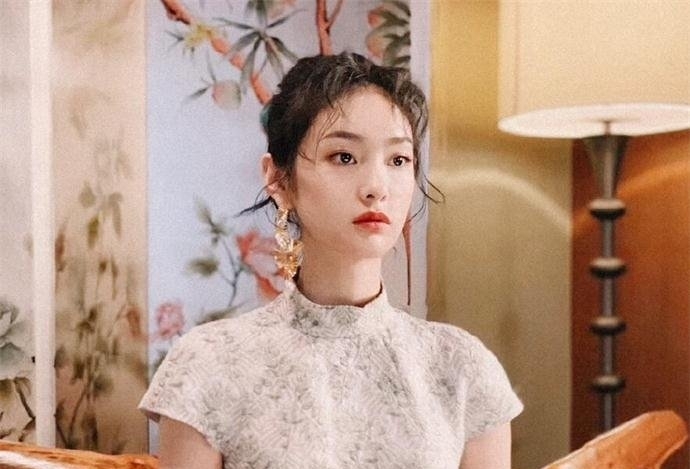 《我的前半生》中唐晶在得知罗子君和贺涵相(我的前半生唐晶问贺涵为什么喜欢罗子罗是多少集)