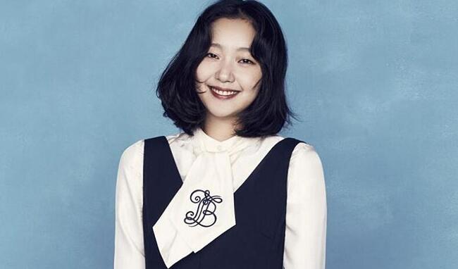 朴海镇脸上的疤痕怎么来的？朴海镇被人叫仙(朴海镇整容前)